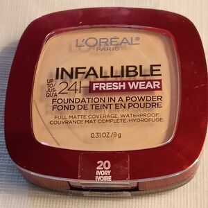 L'Oréal Infallible 24H Fresh Wear Foundation In A Powder 20 IVORY 0.31 oz NEW